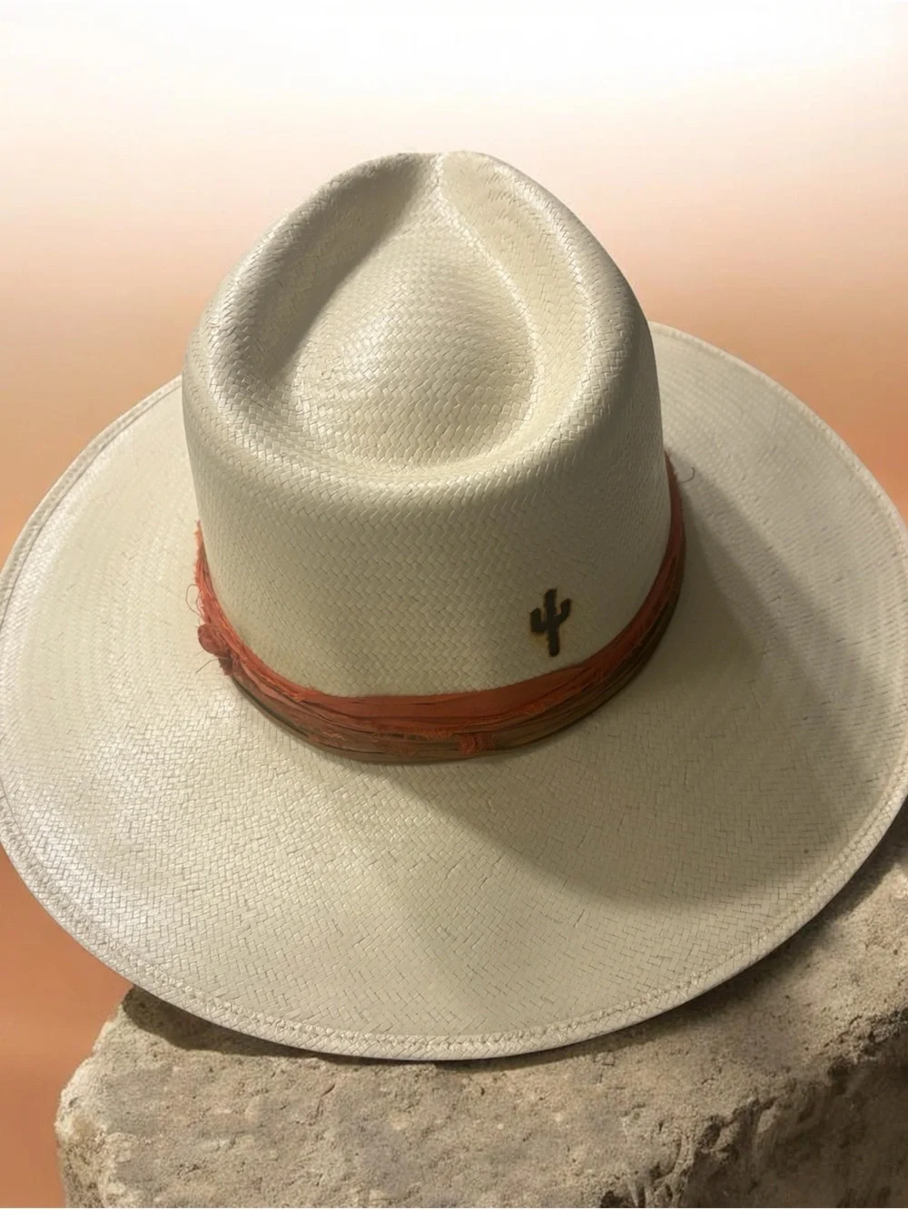 Charlie 1 Horse classic white